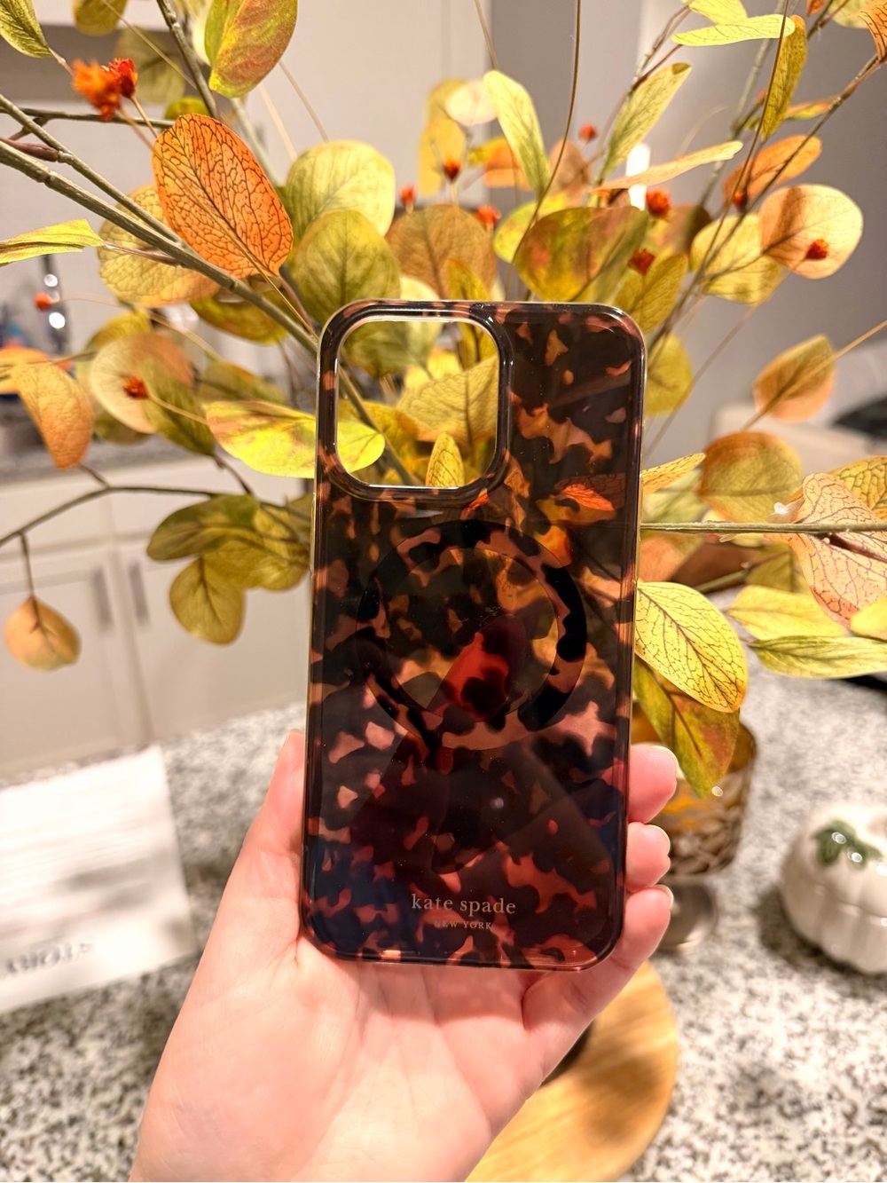 kate spade Tortoiseshell Pattern Phone Case in Brown and Black